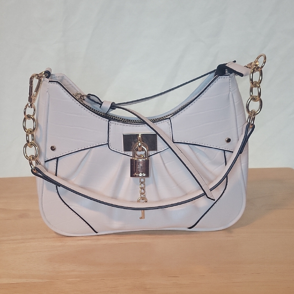 Aldo Gwerigan White Shoulder Bag with Gold Chain